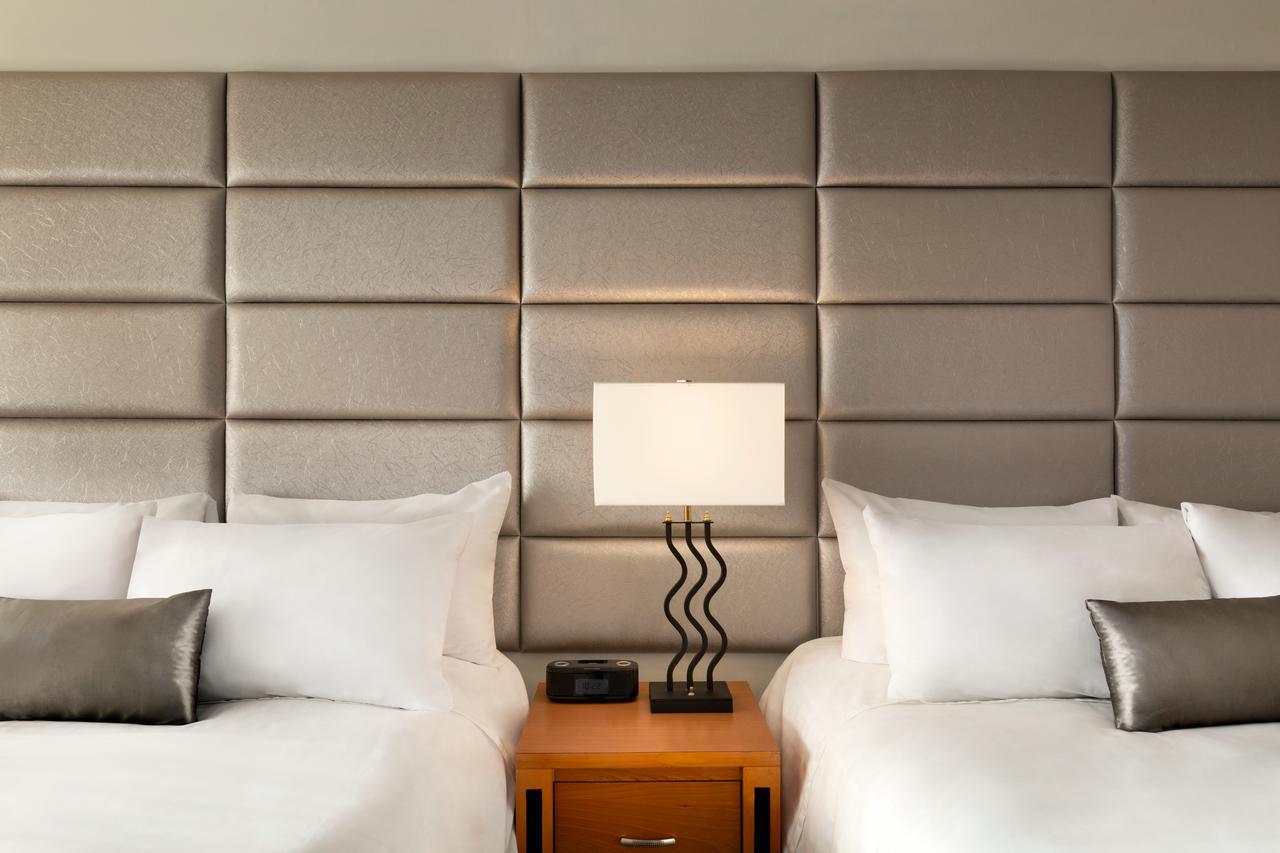 Poco Inn And Suites Hotel And Conference Center พอร์ทคอควิทแลม ภายนอก รูปภาพ